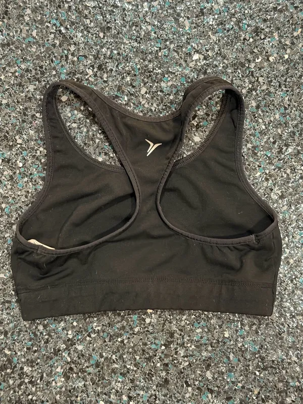 Old Navy Active black medium racerback sports bra - Image 4