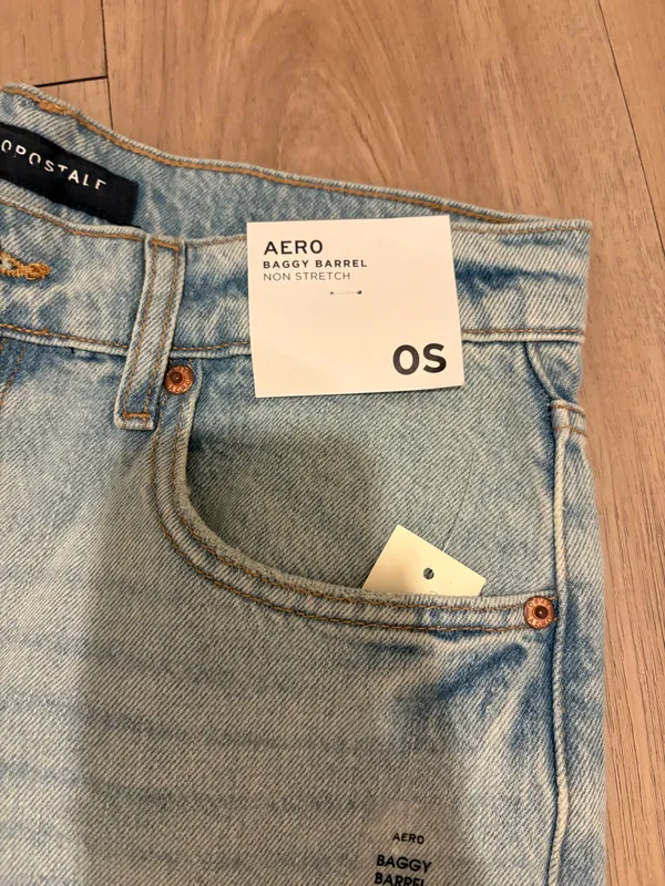Abercrombie Low-Rise Jeans - Image 3