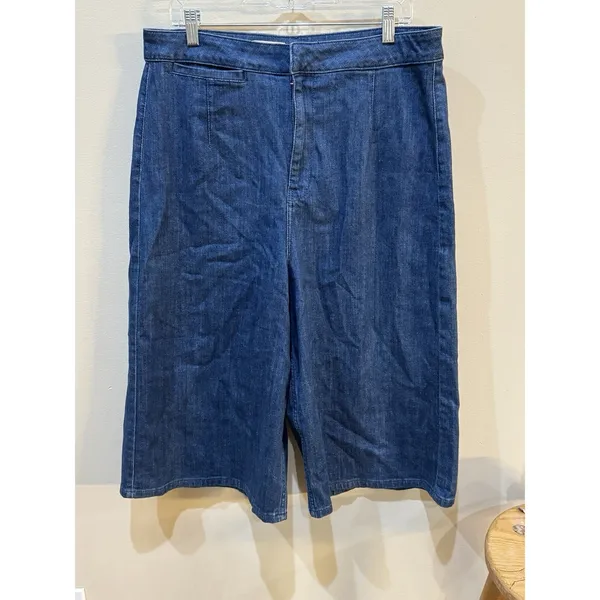 Pilcro Gaucho Pants Denim Jeans High Rise Wide Leg Cropped Size 32 - 16" Inseam - Image 2