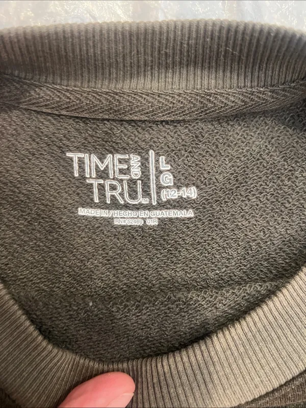 Time and Tru Large Olive Green Camo Crewneck Sweatshirt. - Image 6