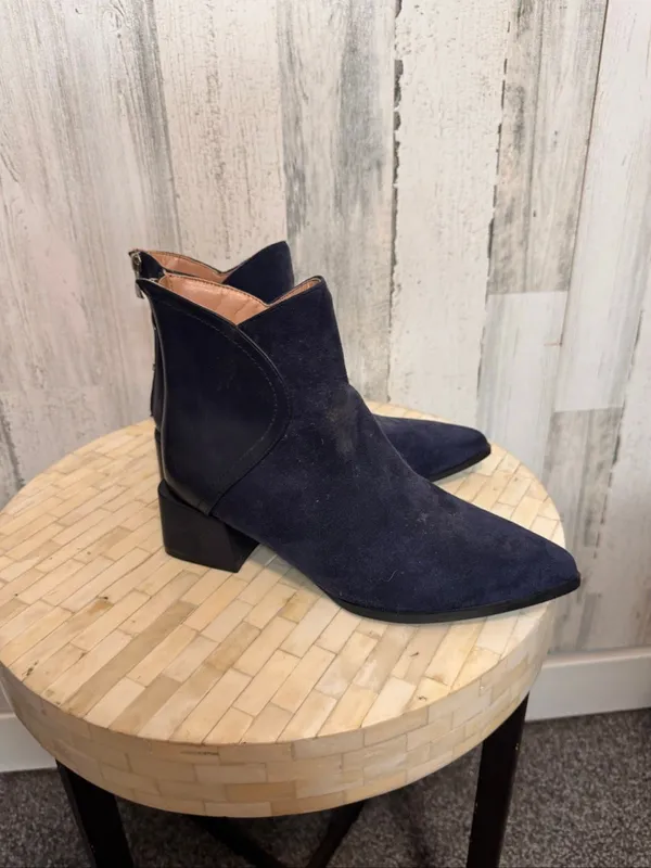 Journee Collection Pointed Toe Block Heel Ankle Booties Womens 8.5 Navy Suede - Image 5