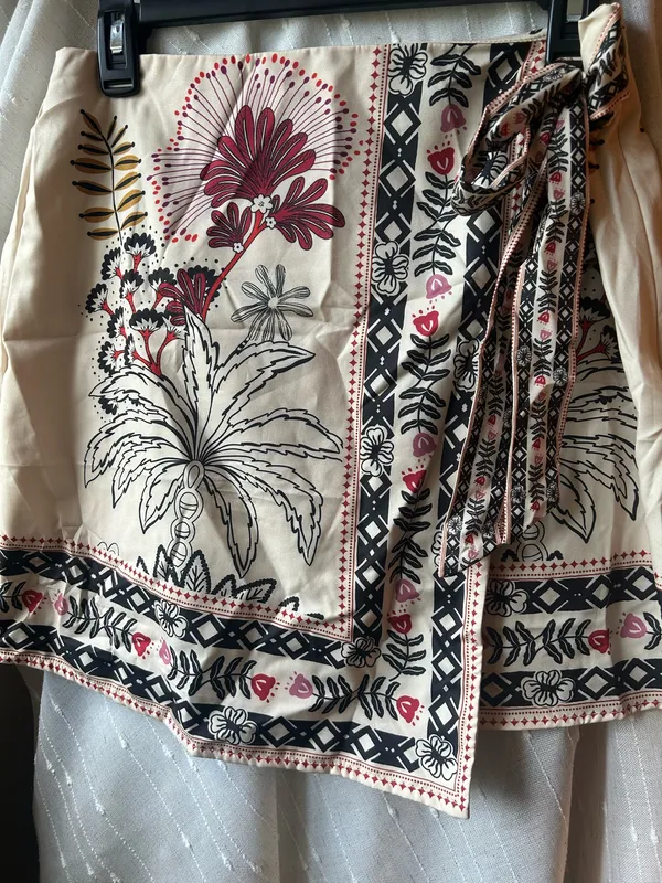 Patterned Skirt Multiple Size L - Image 2