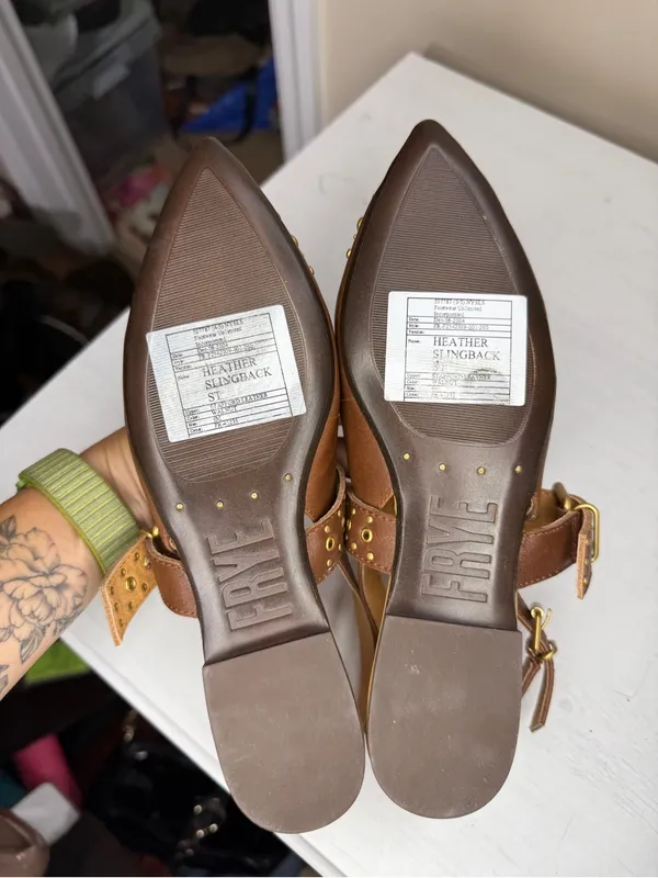 Frye HEATHER SLINGBACK STUDDED Flat Pointed gold & Walnut Leather - Image 11