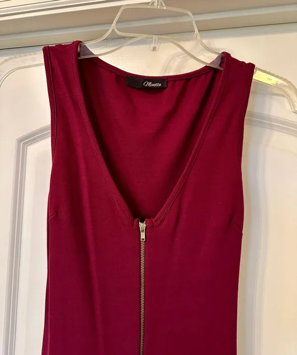 Minette - Stunning Deep Red Bodycon Dress with Gold Zipper - Brand new! - Image 2
