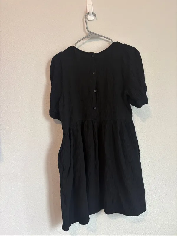 Black baby doll Textured crepe cotton Mini Dress with buttons on back medium - Image 5