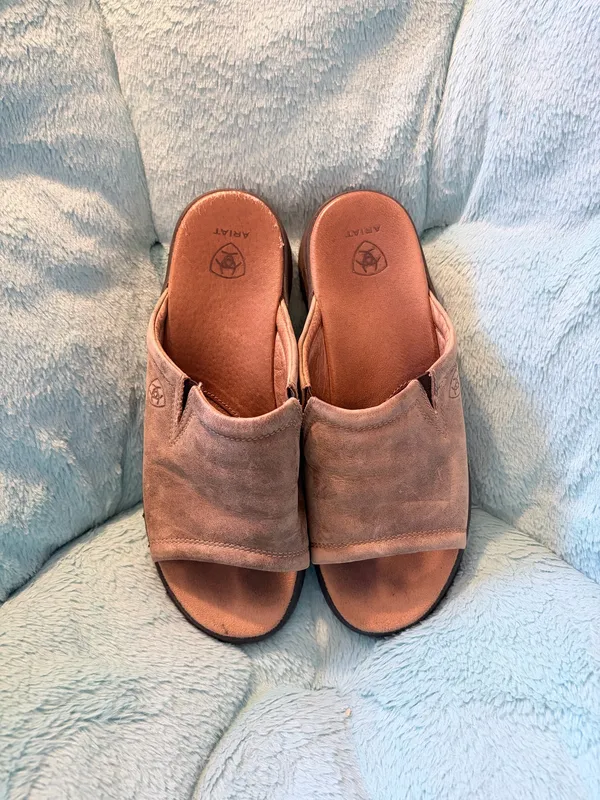 Ariat Women’s Leather Slippers - Image 4