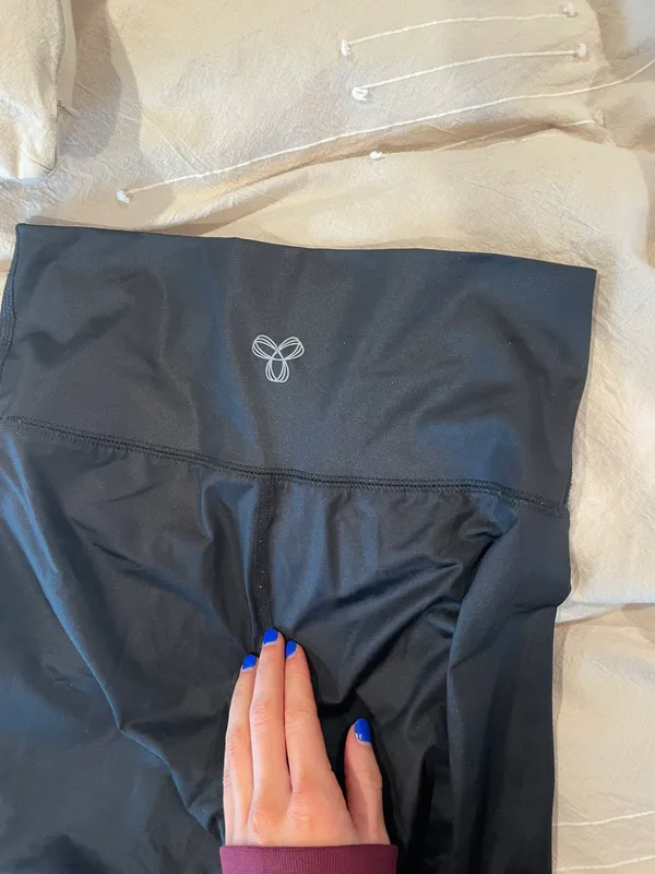 Aritzia TNA Black Leggings - Image 2