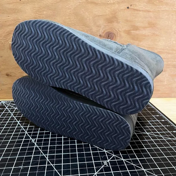 Unbranded Women's Grey and Black Boots - Image 6