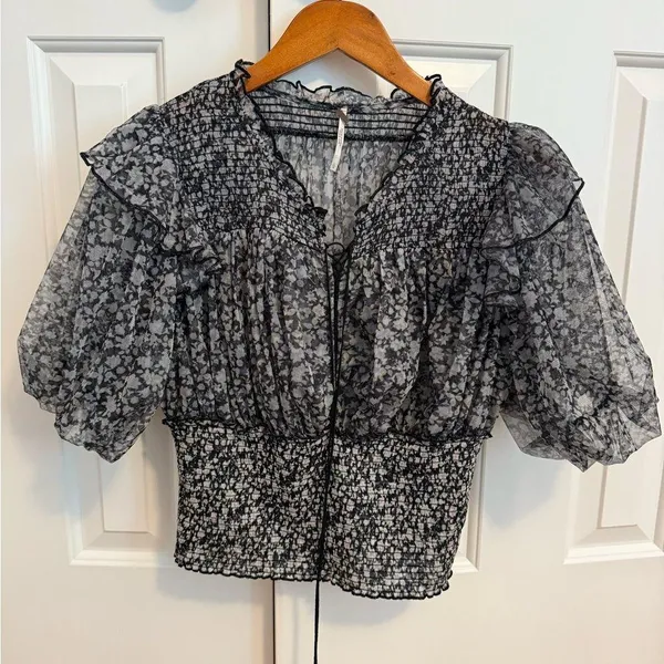 Free People Beatrice Mesh Blouse Top Floral Printed Ruffle Smocked Sz L - Image 4