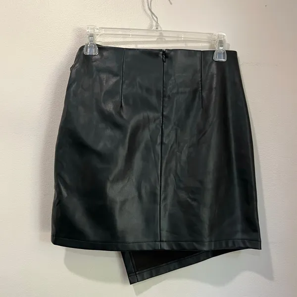 Vero Moda Faux Leather Mini Skirt Size S Black Wrap‎ Style Y2K Grunge - Image 3