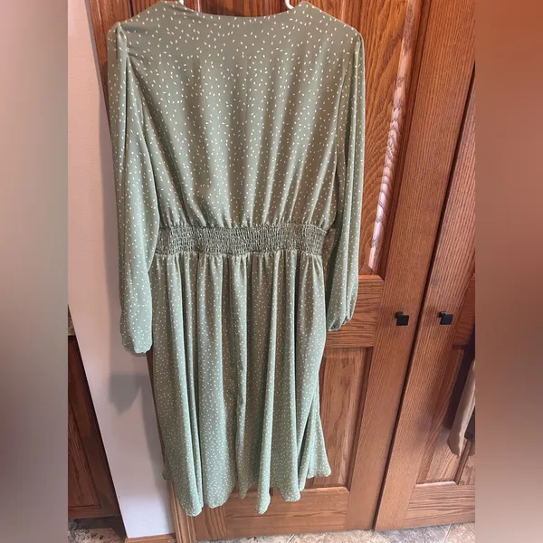 Bloomchic Wrap Shirred Waist Dress Sage Green Polka Dot Lantern Sleeve Size 12 - Image 5