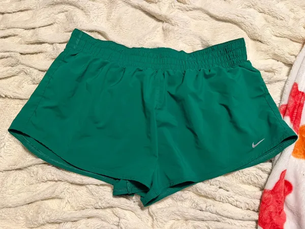 Nike shorts - Image 3