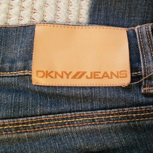 DKNY boot cut jeans Size 28 - Image 4