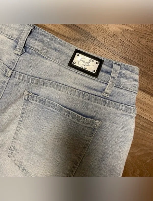 Earl Jean Women’s Light Blue Denim Raw Hem Shorts W/ Crochet Lace Detail Size 4 - Image 7