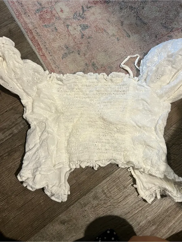 ASTR White Eyelet Puff-Sleeve Crop Top - Women - Image 9