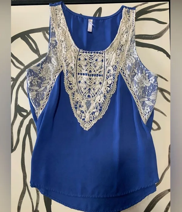 Xhilaration Beautiful Macrame, Chiffon and Lace Top. Women’s size L. Tank top. GUC - Image 4