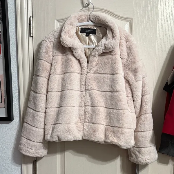 💙💖‎ NWT Andrew Marc New York Faux Fur Jacket - Image 3