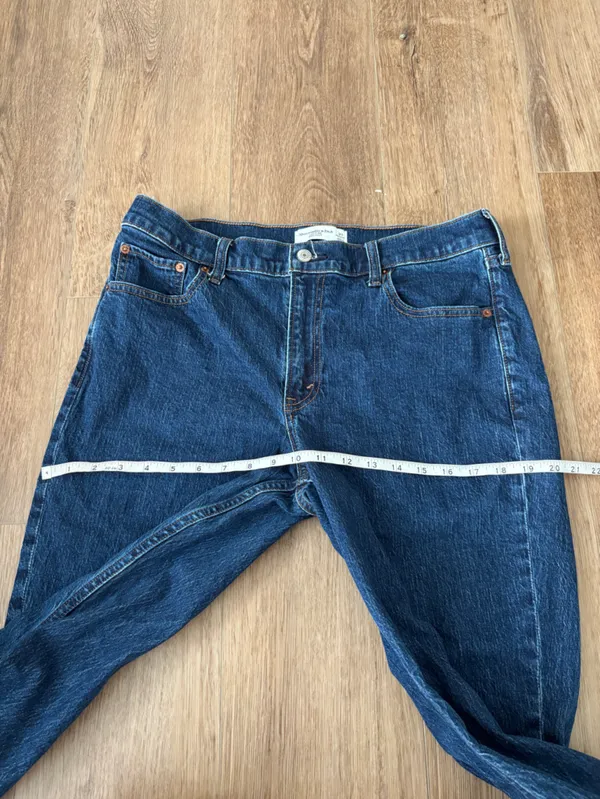 Abercrombie and Fitch mid rise bootcut jeans dark wash Size 31 Regular - Image 3
