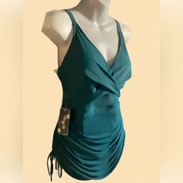 NWT Blooming Jelly Womens 1 Piece Tummy Control Twist Front Swim Dress Swimsuit - Image 5