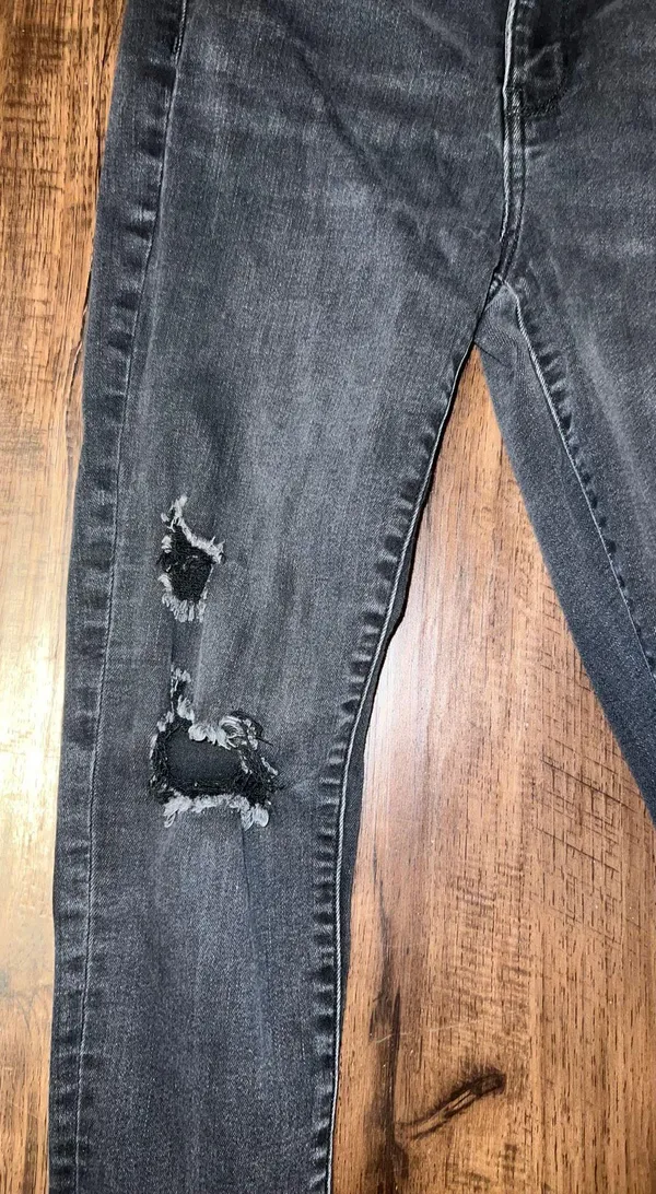 American Eagle Black Distressed Skinny Jeans SHORT - Image 2