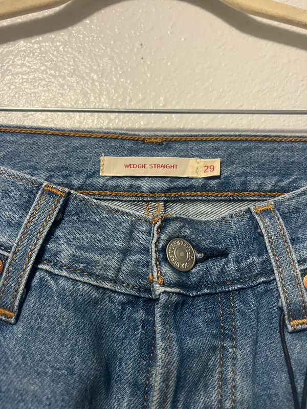 Levi’s Wedgie Straight Jeans - Image 3