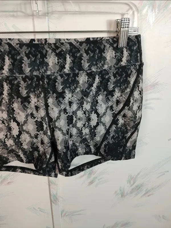 Reebok Snakeskin Compression Shorts - Image 3