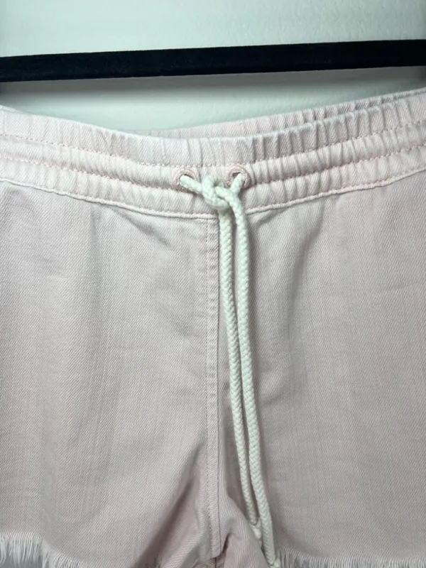 Aerie Pull-On Raw Hem Shorts Pale Pink Pockets Beachy Coastal Vacation Sz Medium - Image 2