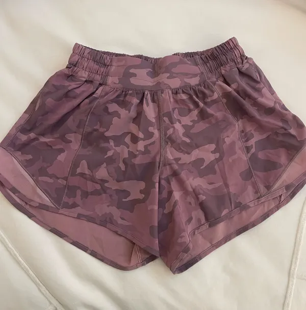 Lululemon Hotty Hot Shorts Pink - Image 2