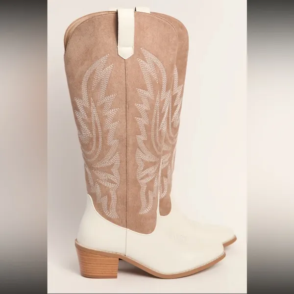 NIB PINK LILY- boujee two tone boots size 8 - Image 7