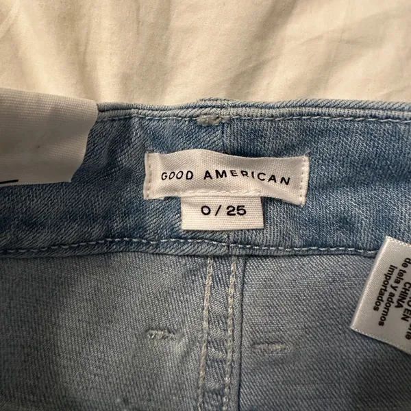 Good American Good Waist Cropped Jeans - NWT - Size 0 Women's Distressed - Image 9