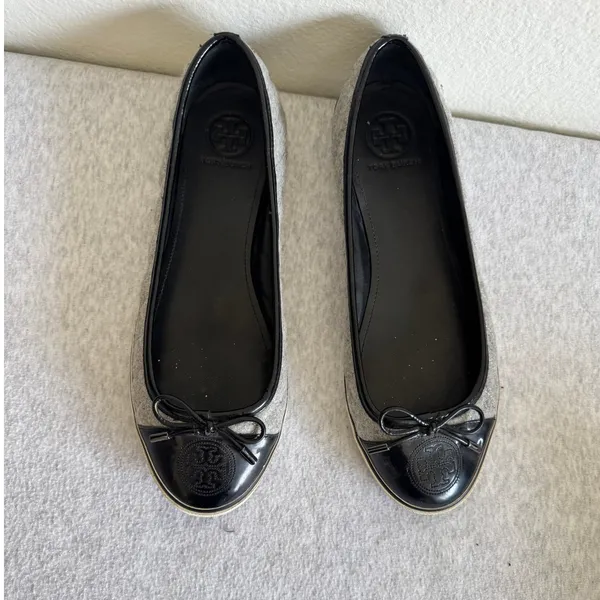 Tory Burch Skyler Grey Quilted Wool and Patent Leather Flats Size 10 - Image 2