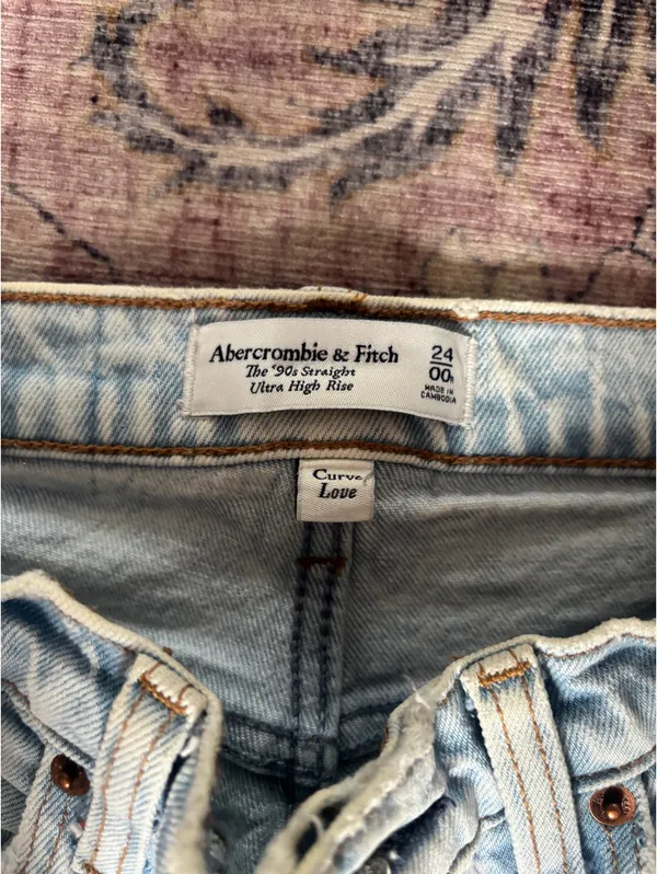 Abercrombie 90’s Straight Ultra High Rise Curve Love - Image 4
