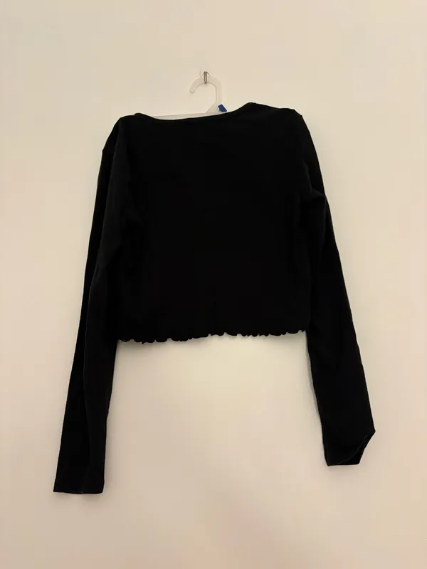 Forever 21 Black Cropped Long Sleeve Small - Image 2