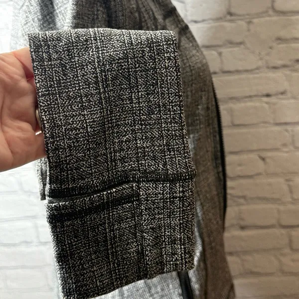 Lululemon define jacket gray tweed color size 6 - Image 5