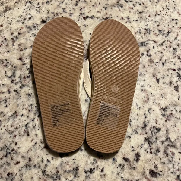 Shade Shore Women Flip Flops Thong Sandals Tan‎ White Size 7 Beach Casual - Image 5