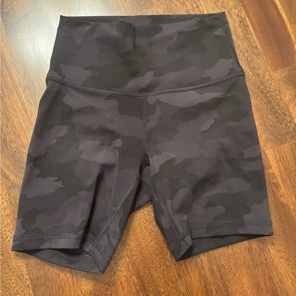 Lululemon Wunder Train High Rise Short 8" - Image 2