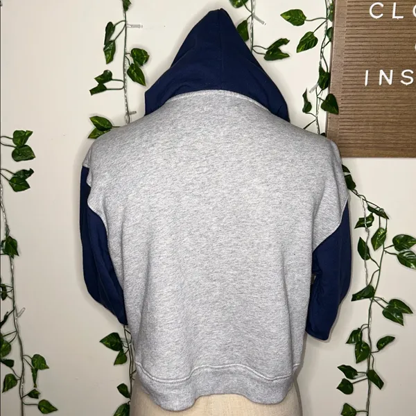 American Eagle Semi Cropped Zip Up Hoodie - Image 3