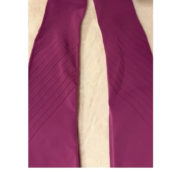 Lululemon Tight Stuff Tight II Berry Purple High Rise Running Leggings‎ Womens 6 - Image 11
