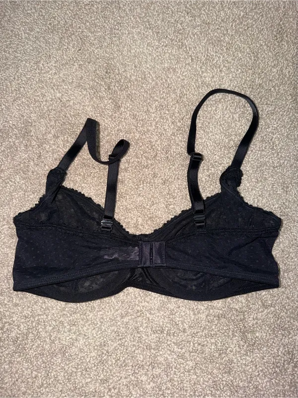 Old Navy Black Lace Trim Underwire Bra - Image 2
