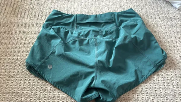 Lululemon Shorts 2.5" Hotty Hot Low-Rise - Image 2