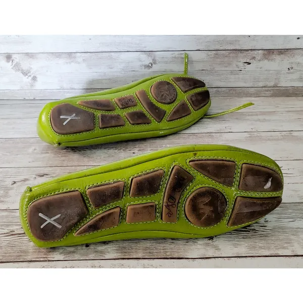 Michael Kors Flats - Green Flats Size 6.5 M - Leather Upper - Cosmetic Issues - Image 6