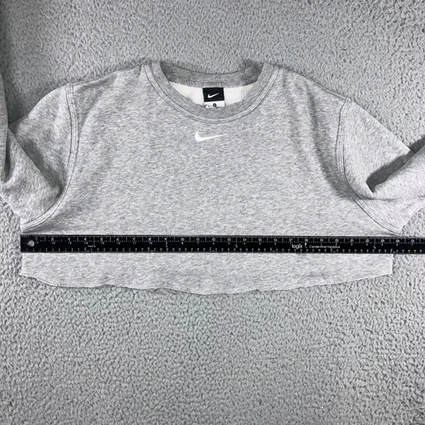 Nike Sweatshirt Women M Grey Cropped Raw Hem‎ Center Swoosh Pullover Fleece - Image 6