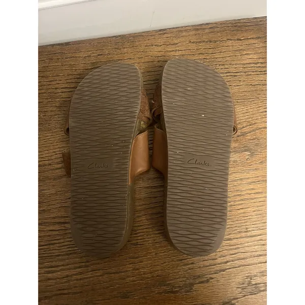 Clarks Women's Sandal Slide Flip Flop Brown Leather Cross Straps 8 Casual Beach - Image 5