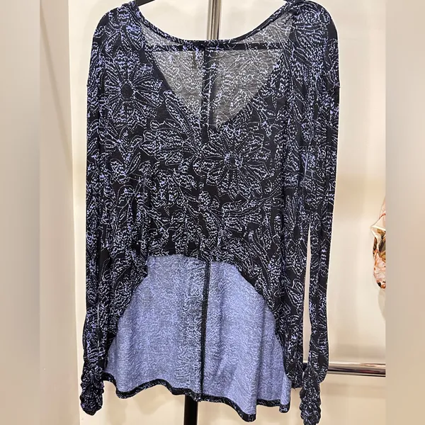 Free People Black Long Sleeve Tee with Elegant Design - Image 4
