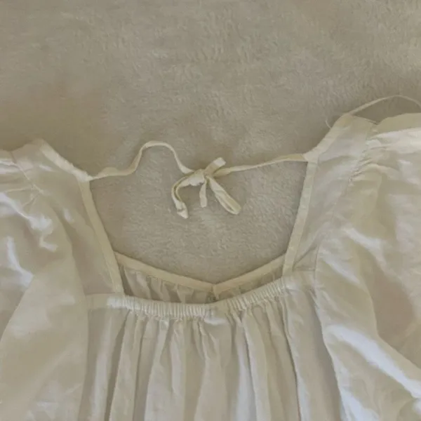Old Navy Square Neck Flutter Sleeve size M - Image 4