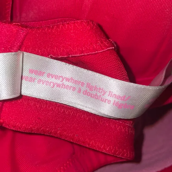 VS PINK Wear Everywhere T Shirt Lightly Lined Bra 34DD - Image 8