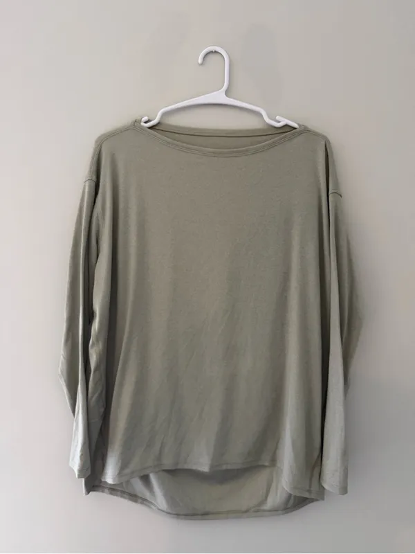 Lululemon Back in Action Long Sleeve Oversized Top Green Gray L Estimated - Image 3