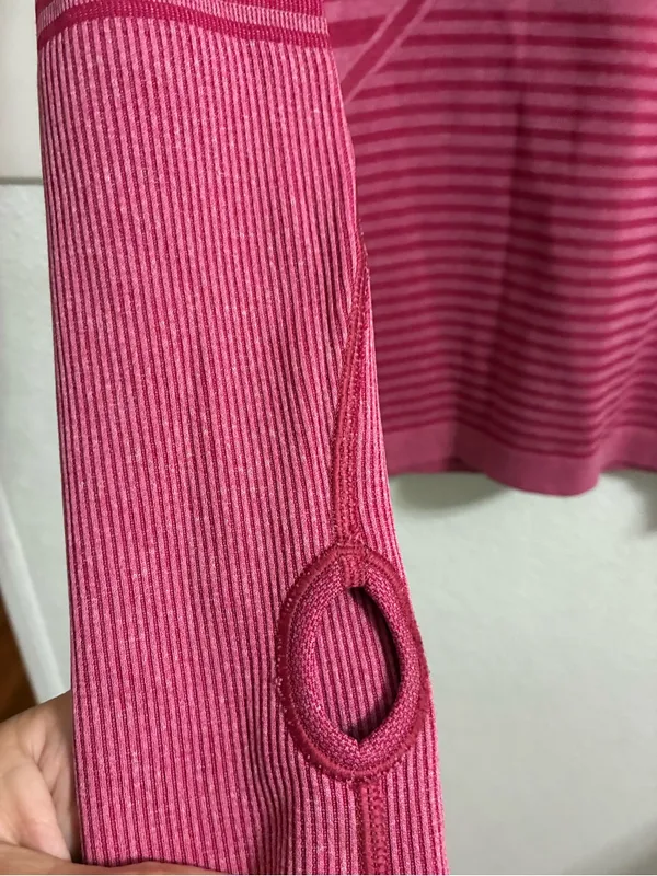Lululemon Swiftly Tech Top women’s 4 pink berry Rumble Thumb holes Crew - Image 3