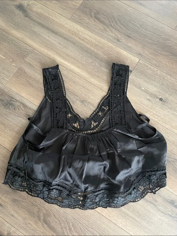Free People Ruthie Crop Top- size Large - Image 6