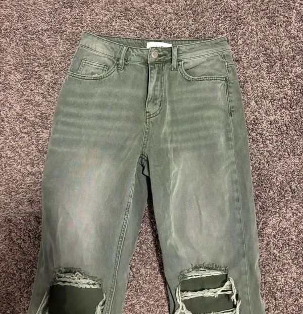 Cropped Flare Jeans - Image 2